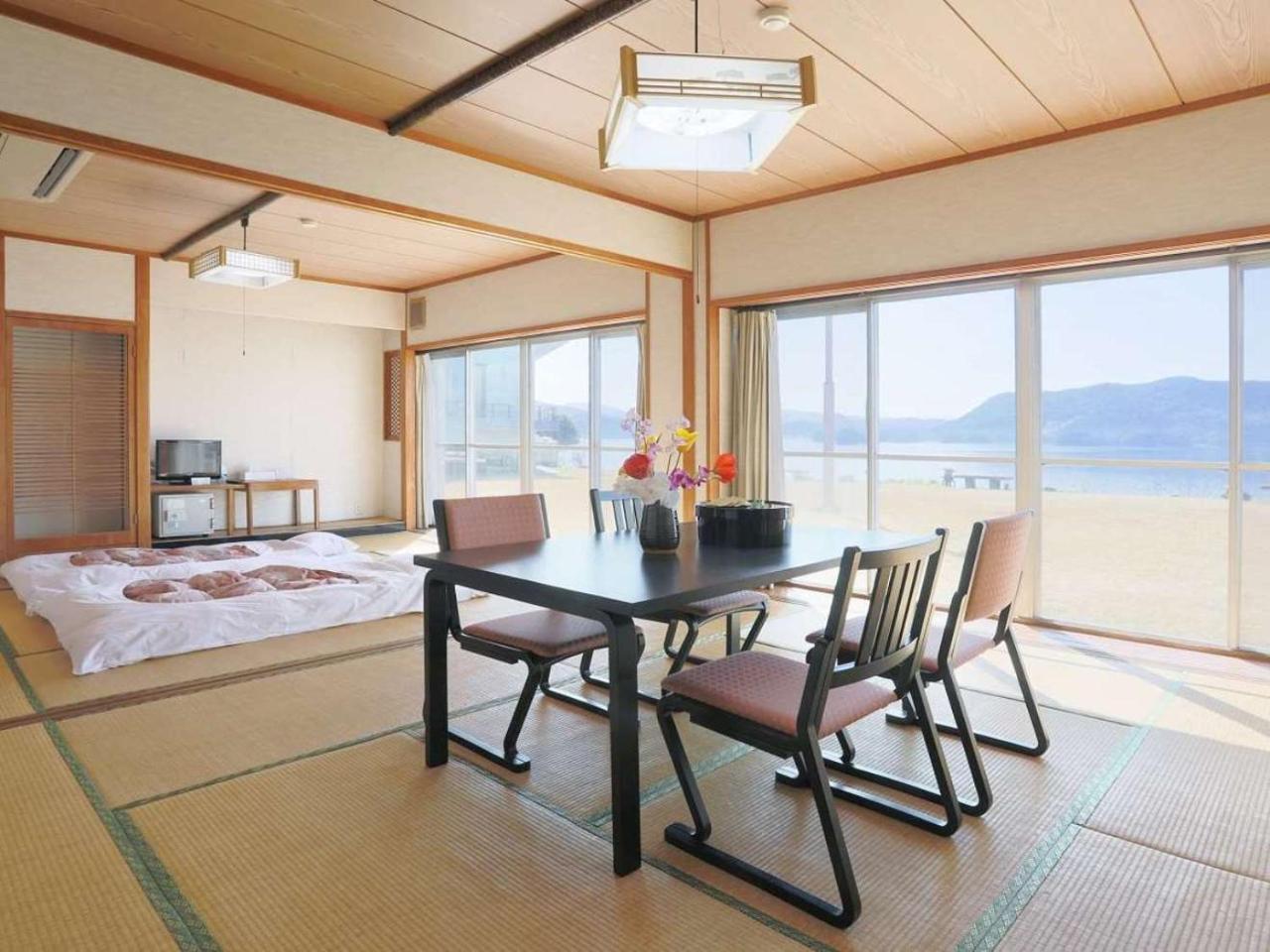 Отель Kokuminshukusha Irohajima Карацу Экстерьер фото